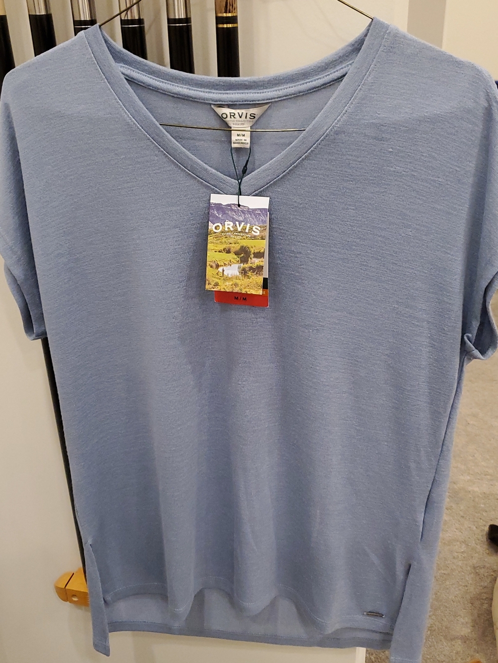Orvis NWT sz Med super soft vneck tee light blue Rayon/Poly/spandex